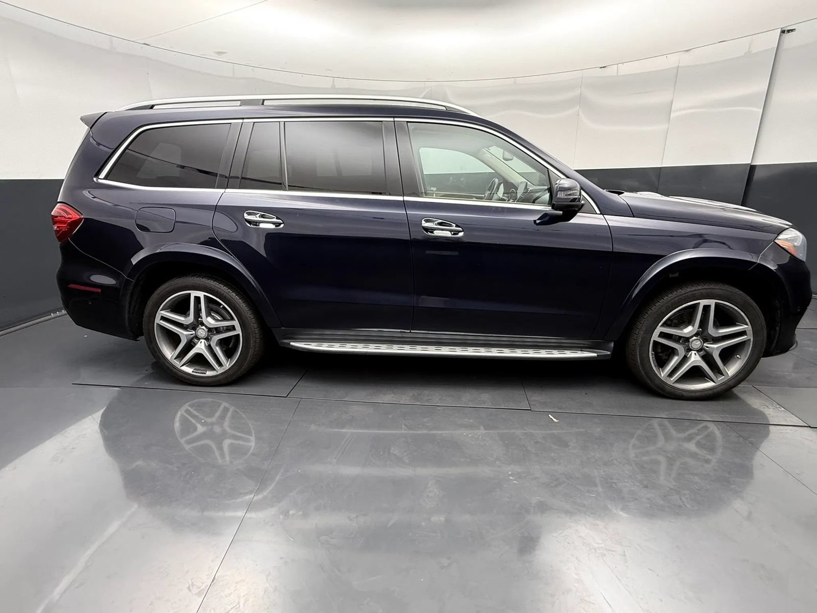Used 2017 Mercedes-Benz GLS 550 4MATIC w/ Driver Assistance Package image 8