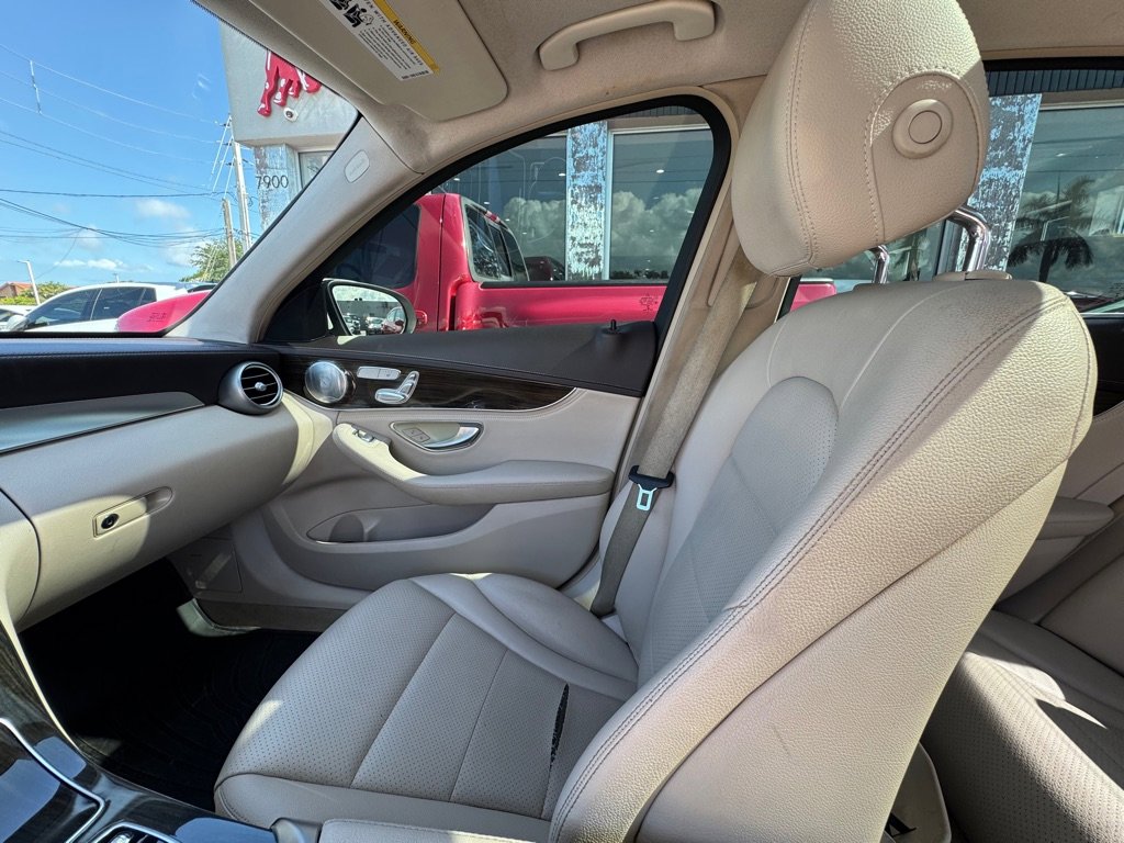 Used 2015 Mercedes-Benz C 300 4MATIC Sedan w/ Premium 1 Package image 18