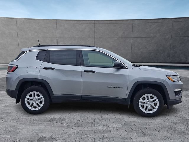 Used 2019 Jeep Compass Sport w/ Cold Weather Group AWD/4WD image 12