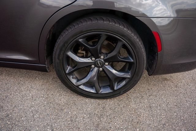 Used 2023 Chrysler 300 S RWD image 11