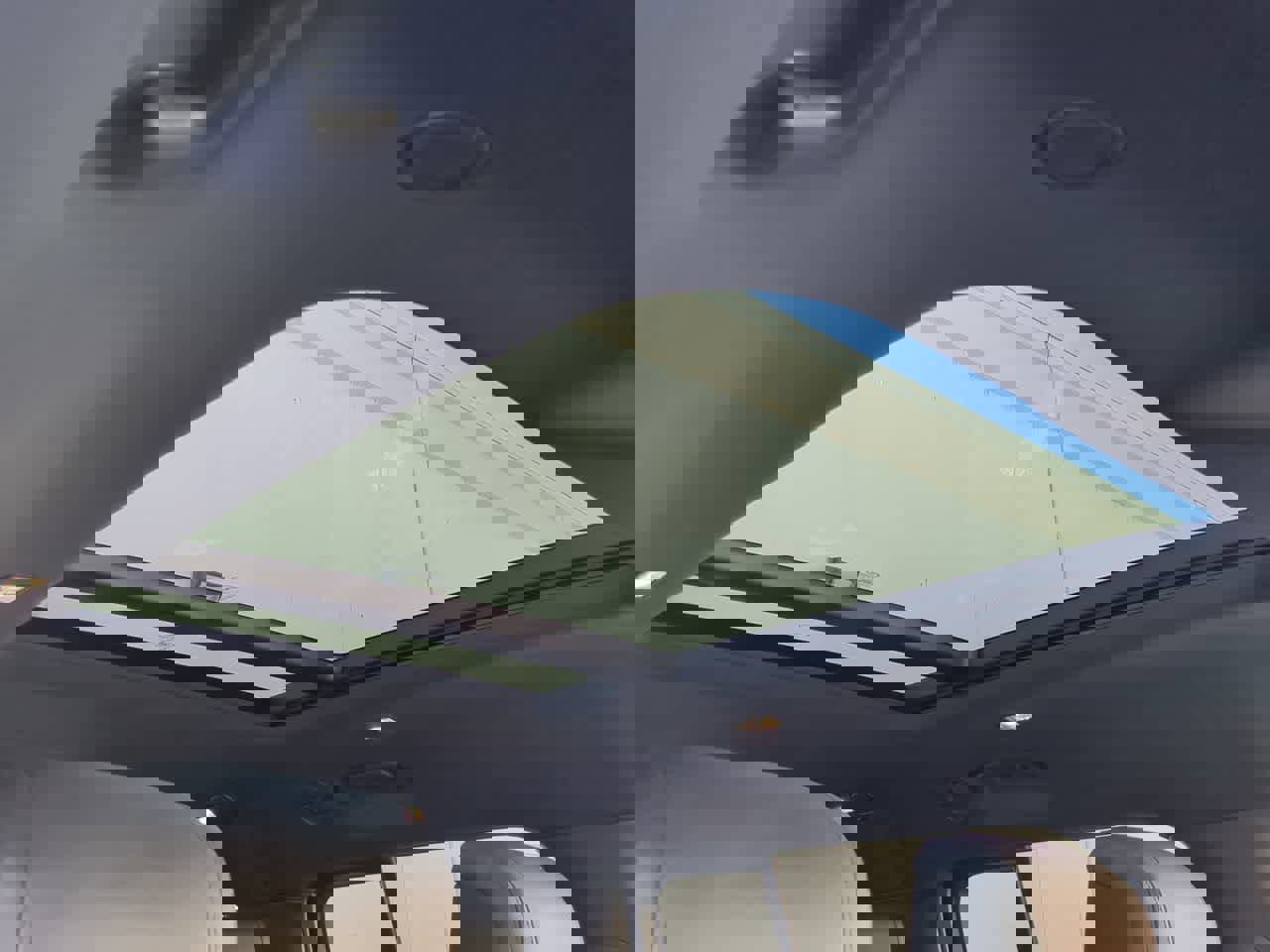 Used 2024 Land Rover Defender 130 X-Dynamic SE image 19