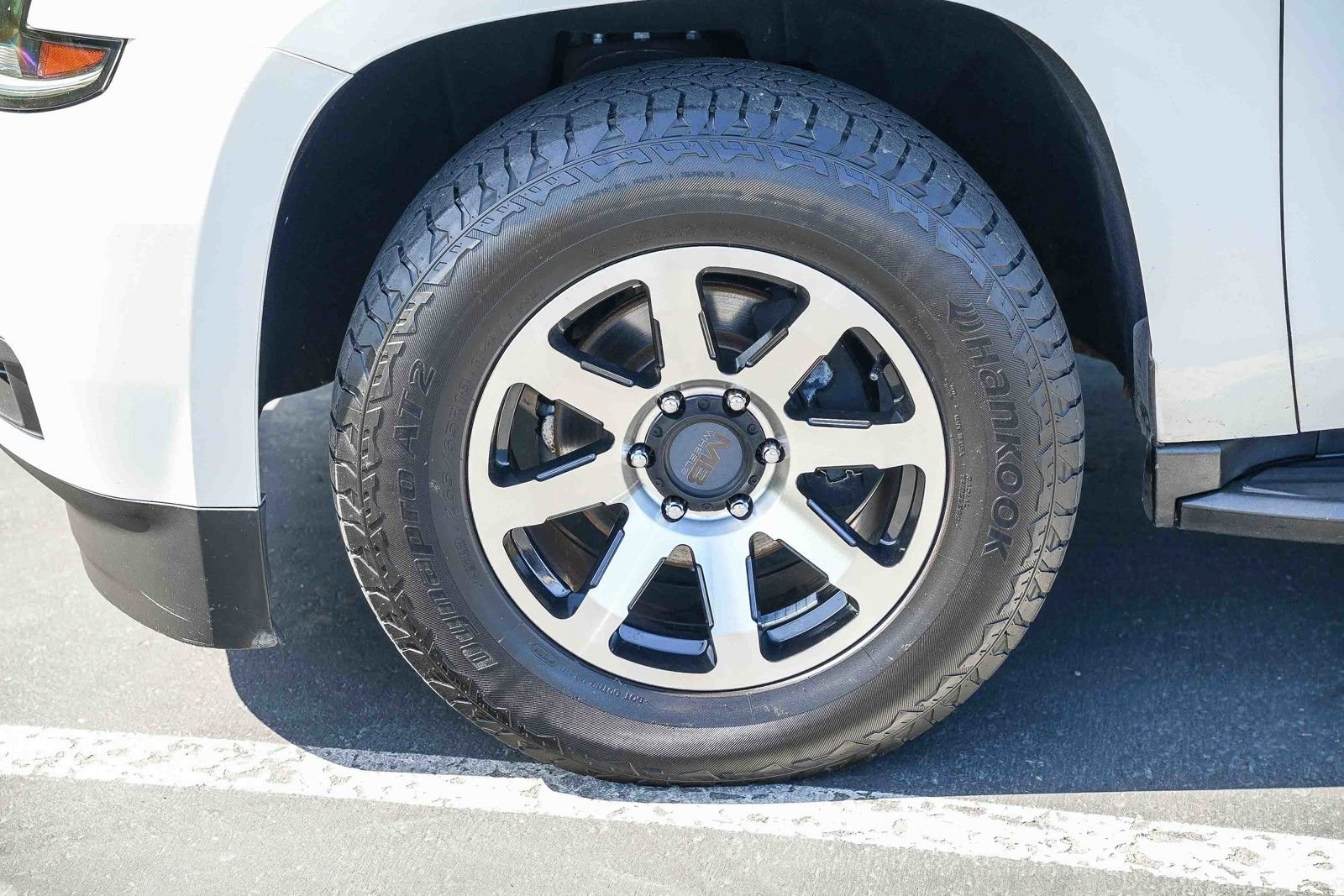 Used 2020 Chevrolet Suburban LT image 9