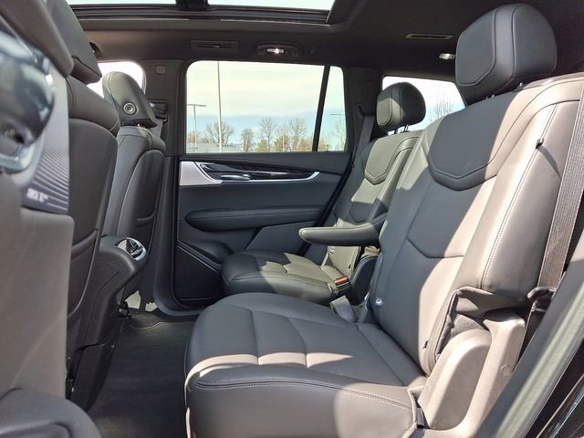 Certified 2025 Cadillac XT6 Premium Luxury w/ Technology Package AWD/4WD image 8