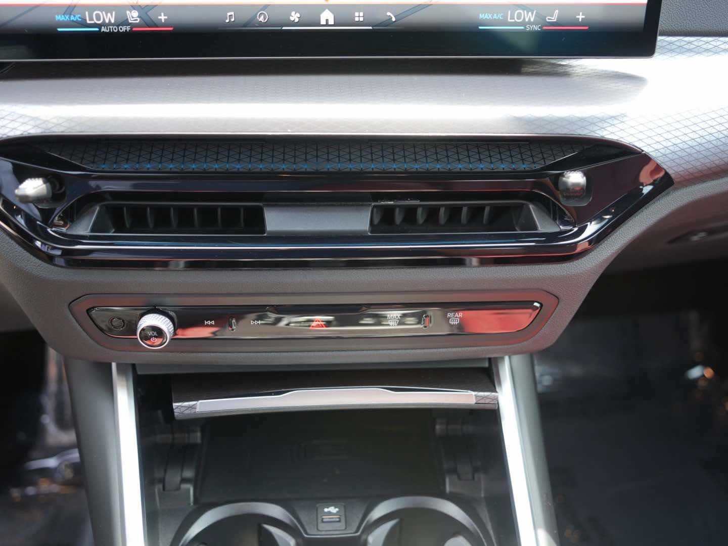 Used 2025 BMW M340i w/ Premium Package RWD image 18
