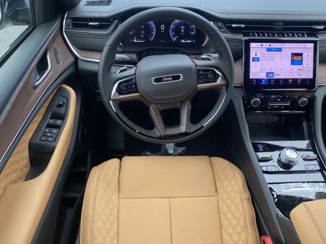 New 2025 Jeep Grand Cherokee Summit w/ Adv Protech Group IV image 39