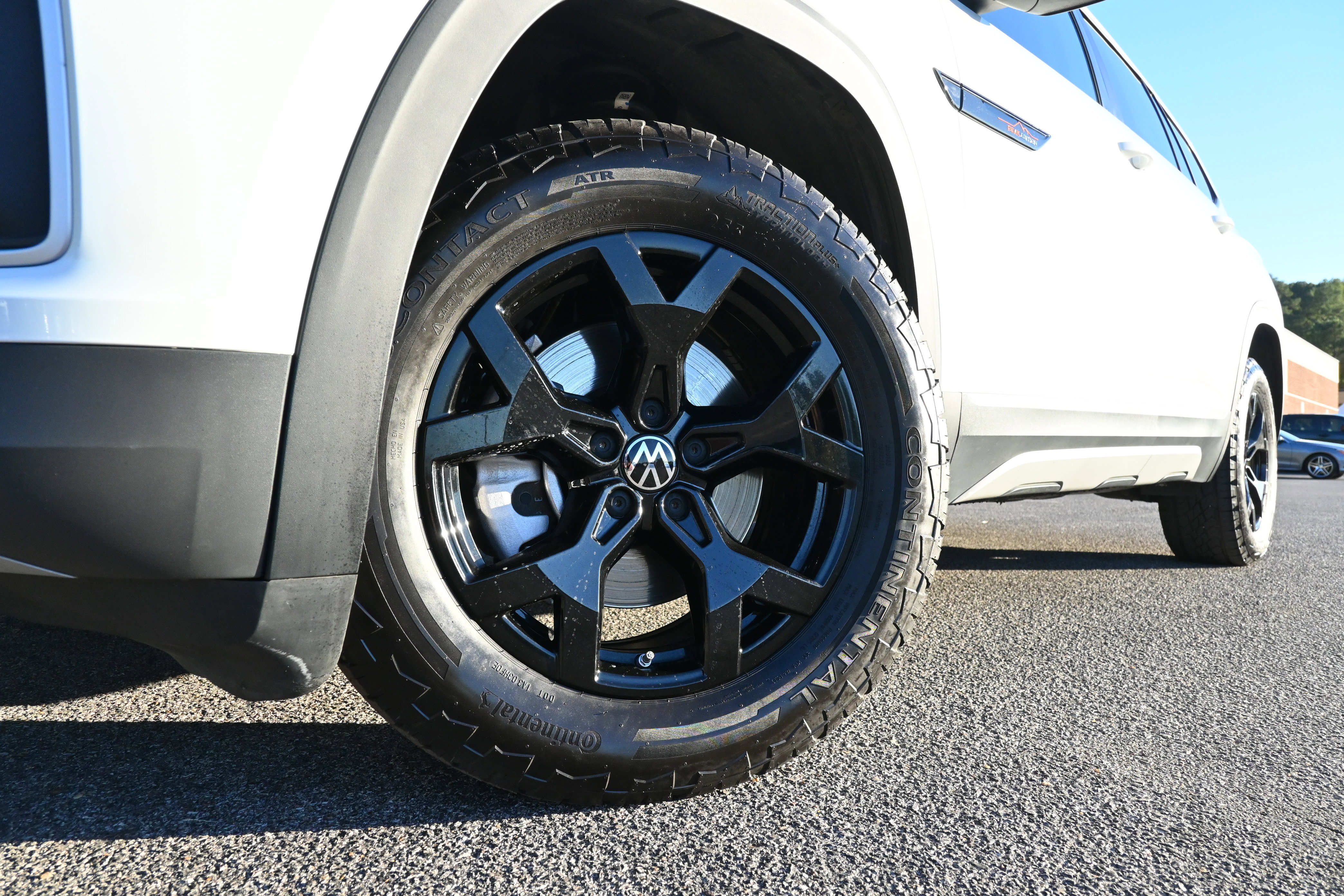 Used 2025 Volkswagen Atlas Peak Edition SE image 35