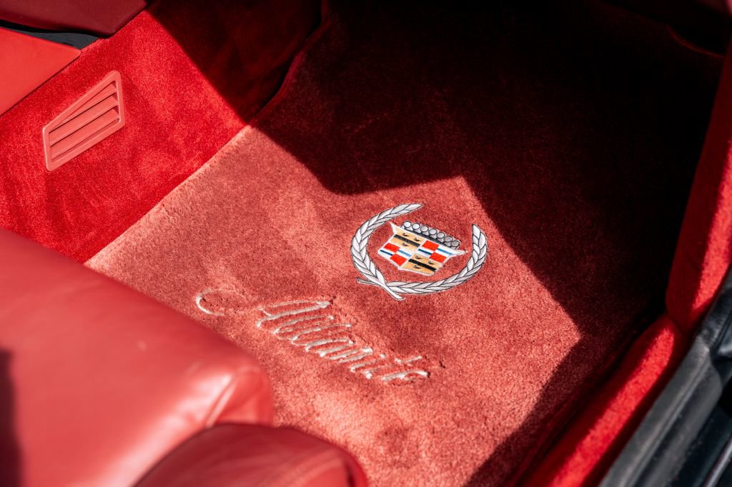 Used 1993 Cadillac Allante FWD image 18