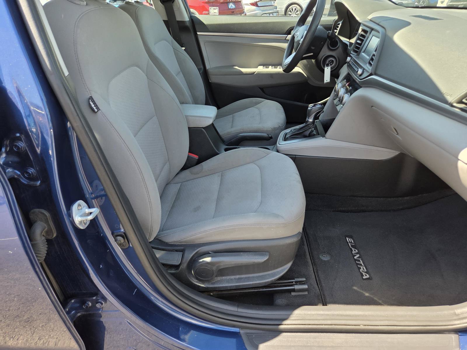 Used 2019 Hyundai Elantra SE FWD image 20