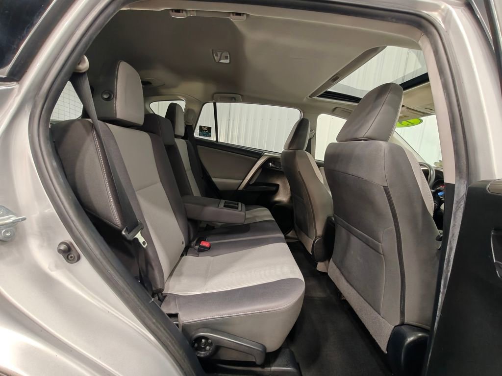 Used 2015 Toyota RAV4 XLE AWD/4WD image 19