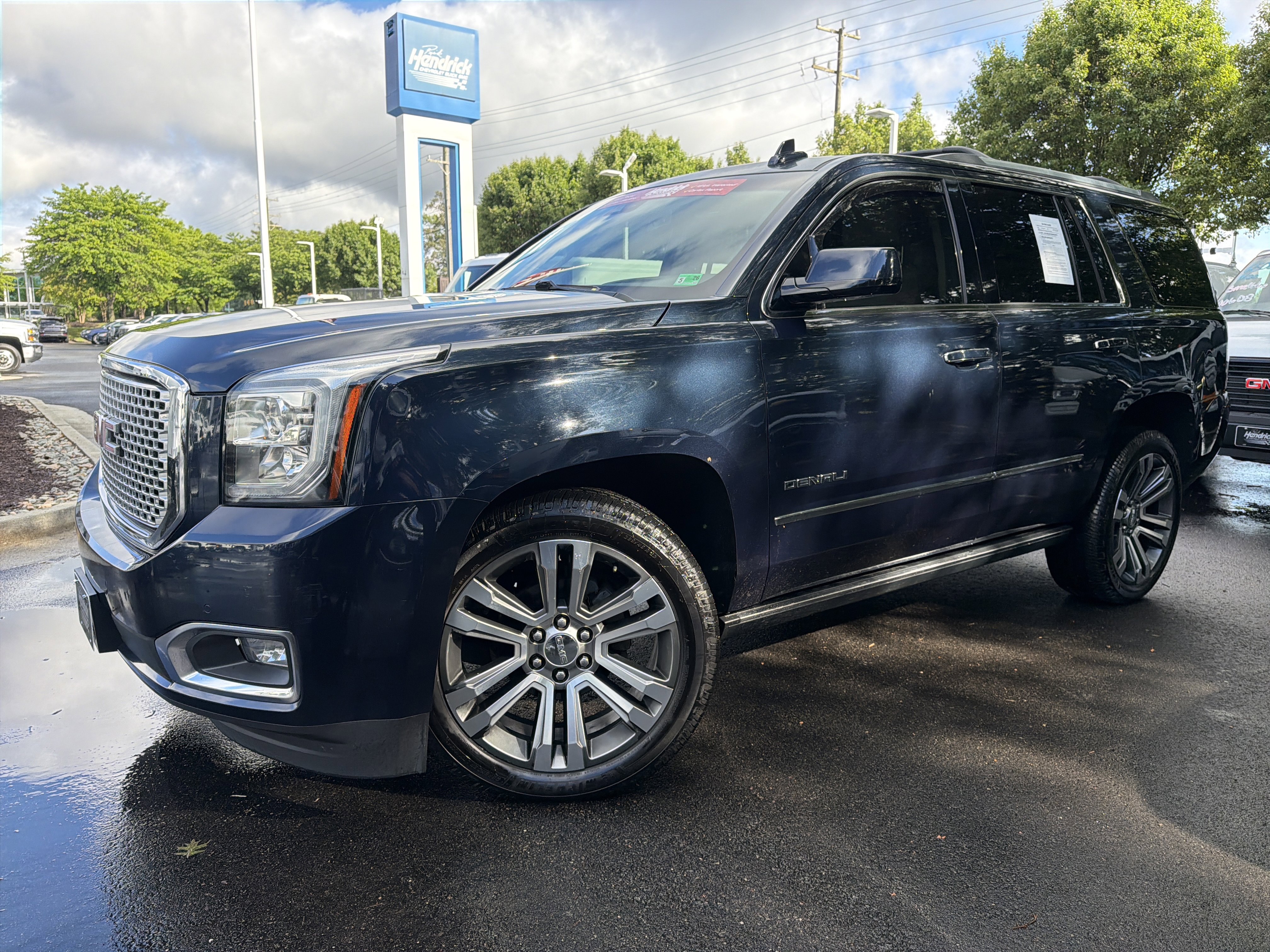 Used 2017 GMC Yukon Denali w/ Open Road Package AWD/4WD image 5