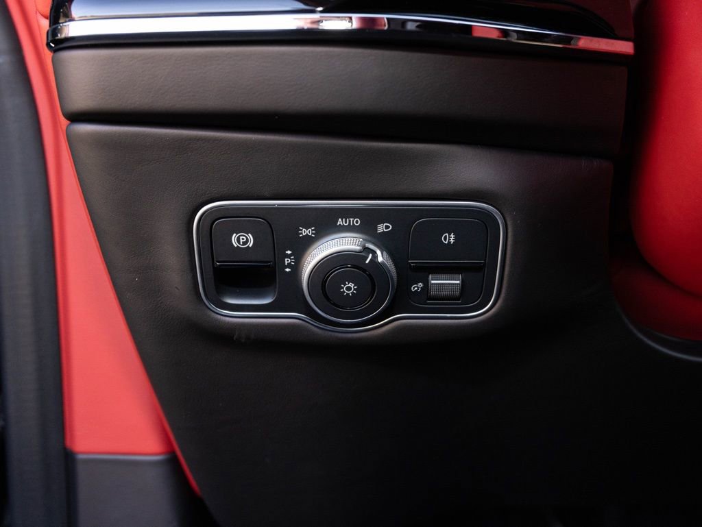 New 2026 Aston Martin DBX 707 image 29