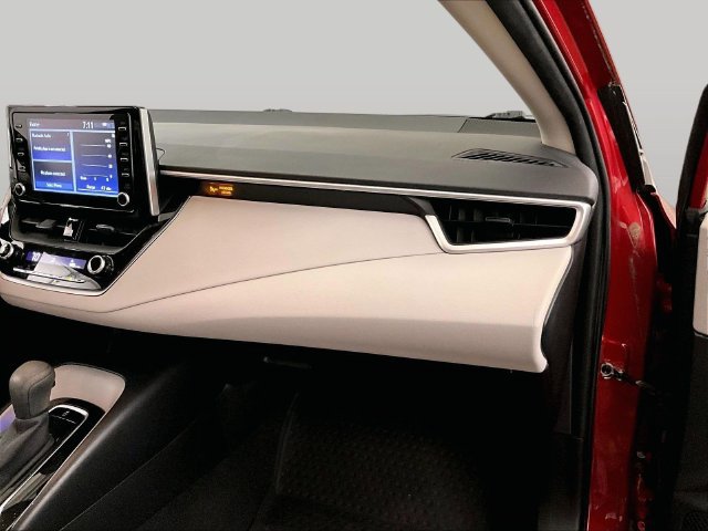 Used 2020 Toyota Corolla LE FWD image 15