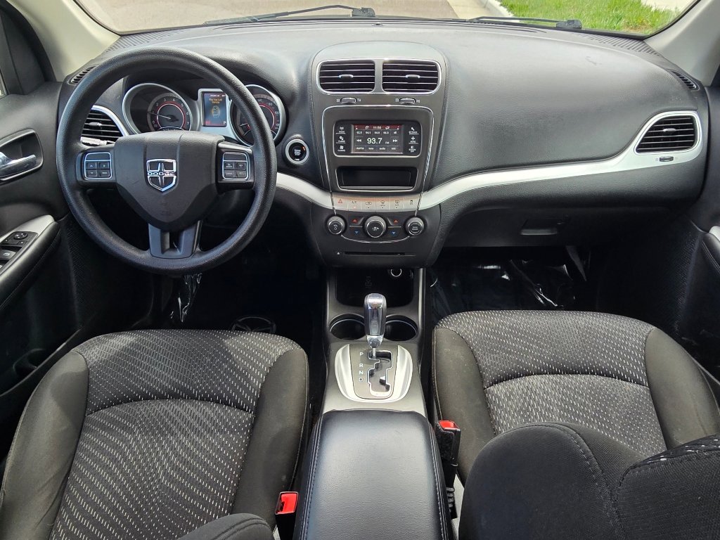 Used 2020 Dodge Journey SE image 24