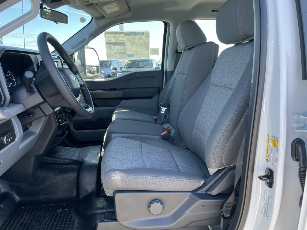 New 2026 Ford F250 XL w/ XL Chrome Package image 8