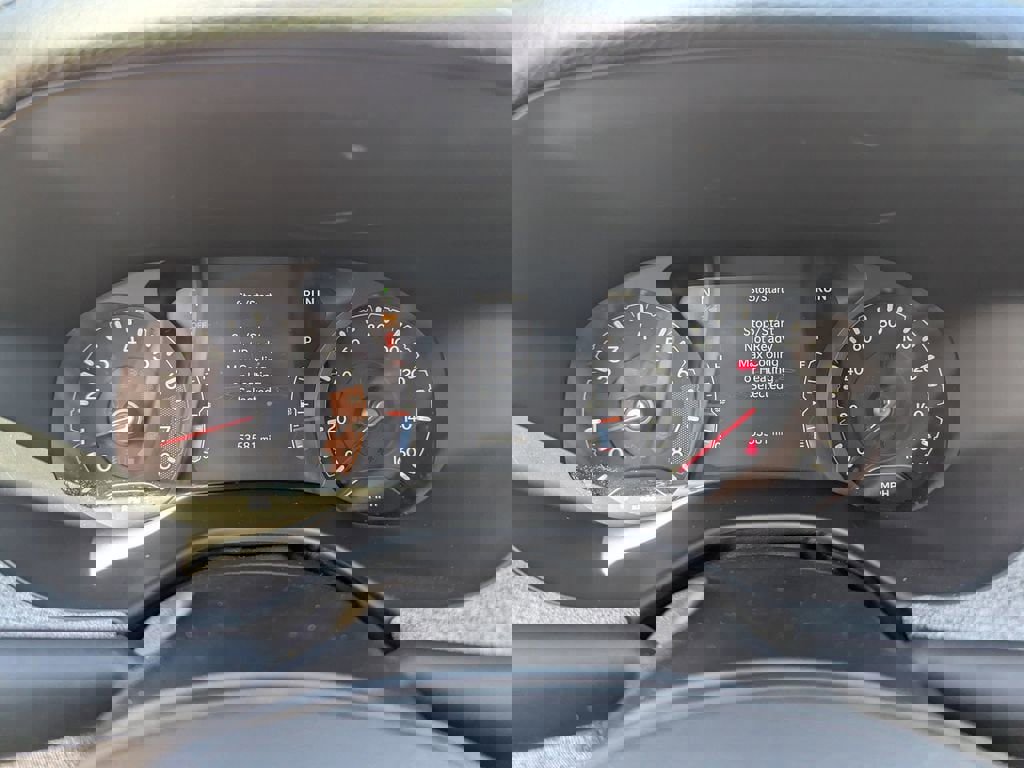 Used 2023 Jeep Compass Latitude image 29