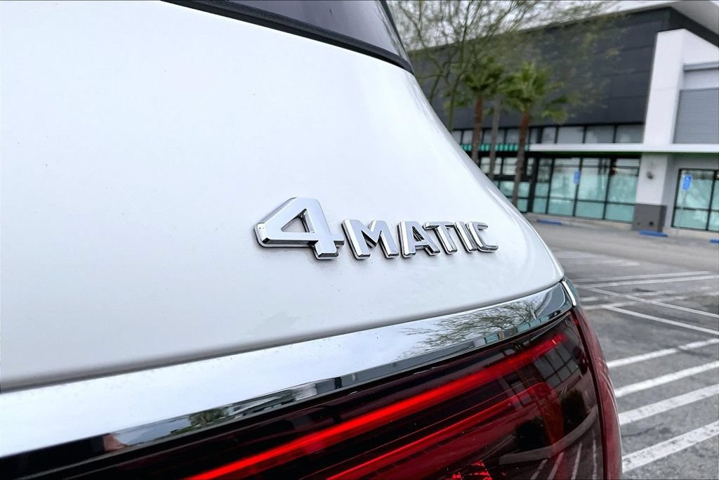 Used 2023 Mercedes-Benz GLS 450 4MATIC image 11