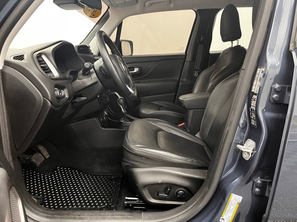 Used 2023 Jeep Renegade Limited image 17