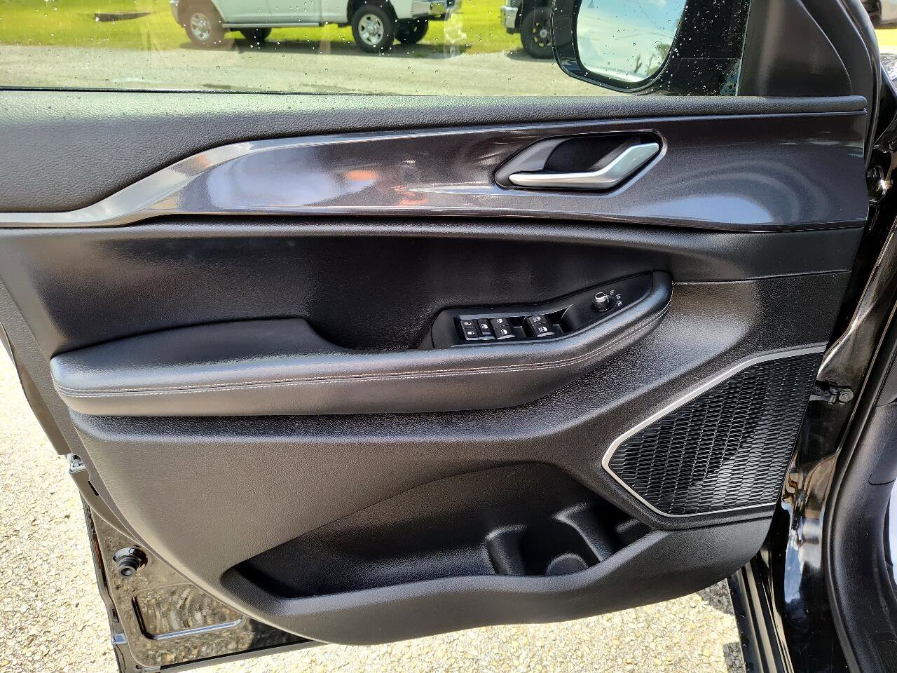 Used 2021 Jeep Grand Cherokee L Laredo image 15