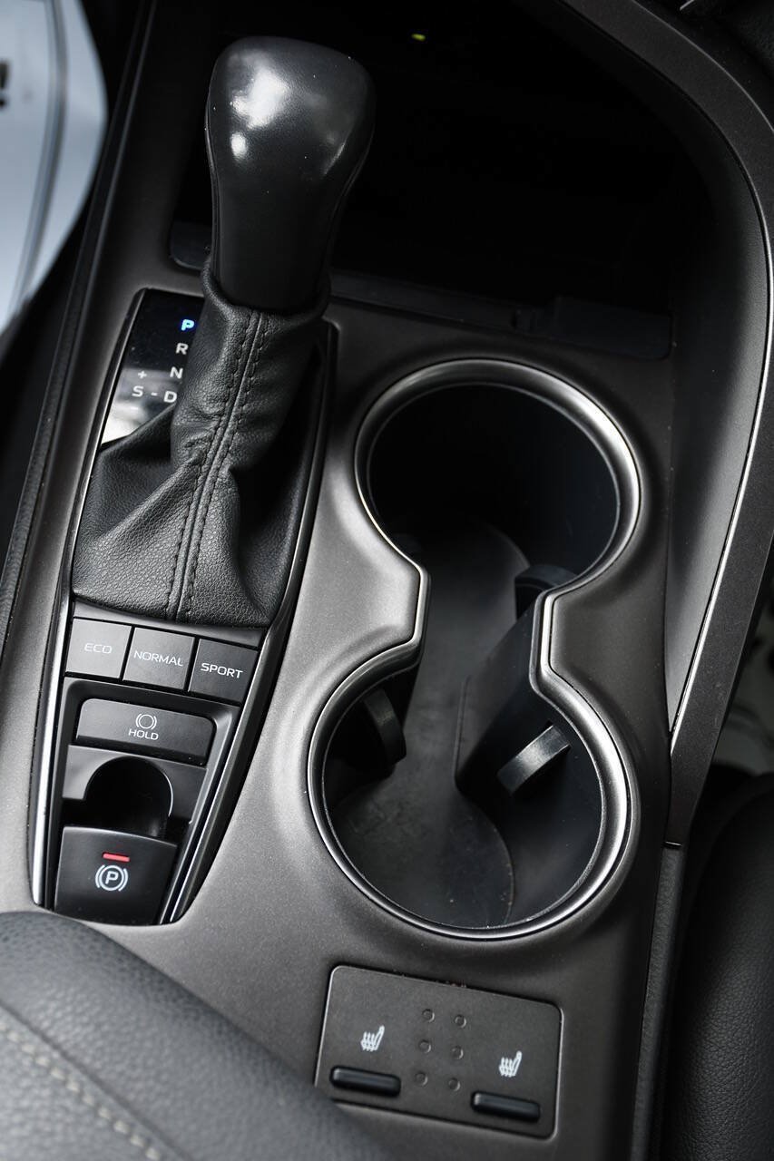 Used 2023 Toyota Camry XSE FWD image 38