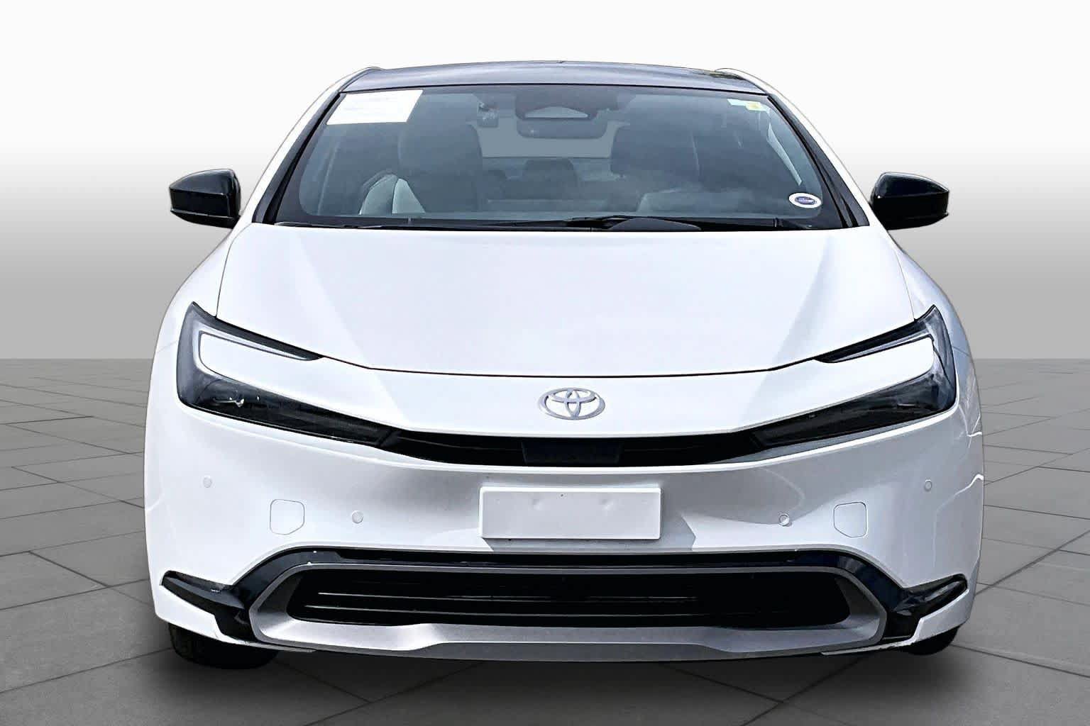 Used 2024 Toyota Prius Limited FWD image 4