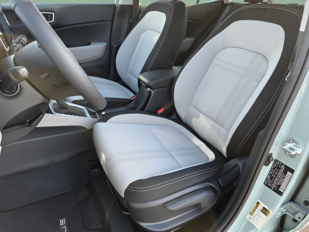 New 2026 Hyundai Venue SEL FWD image 13