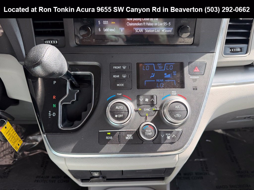 Used 2017 Toyota Sienna LE FWD image 22