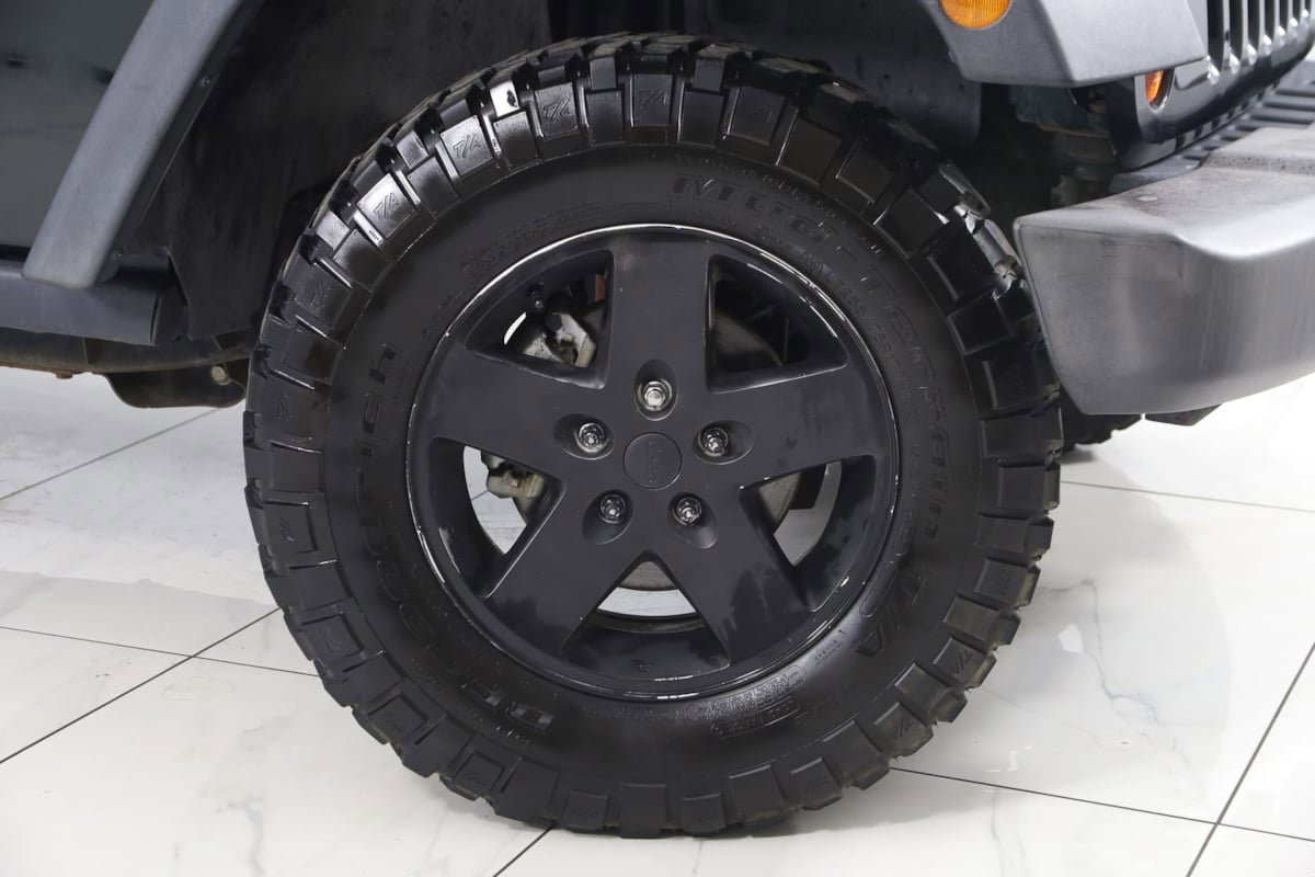 Used 2012 Jeep Wrangler Unlimited Rubicon AWD/4WD image 12