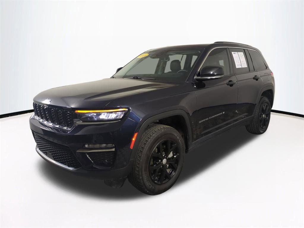 Used 2023 Jeep Grand Cherokee Limited w/ Luxury Tech Group II AWD/4WD image 9