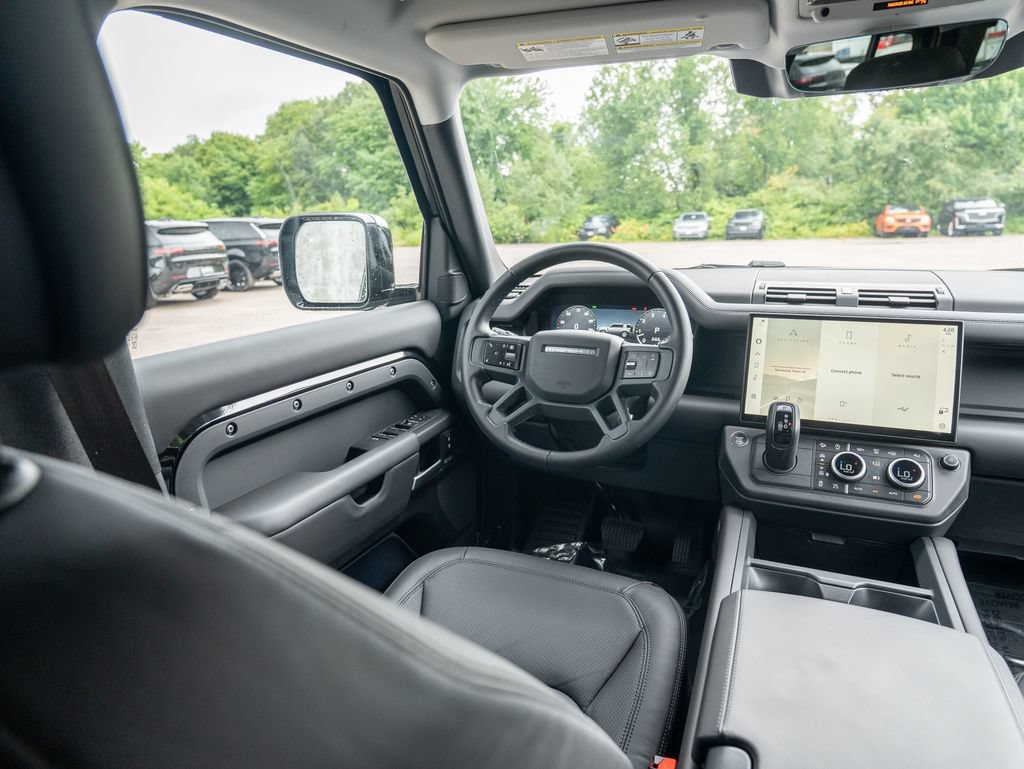Used 2026 Land Rover Defender 110 X-Dynamic SE AWD/4WD image 19