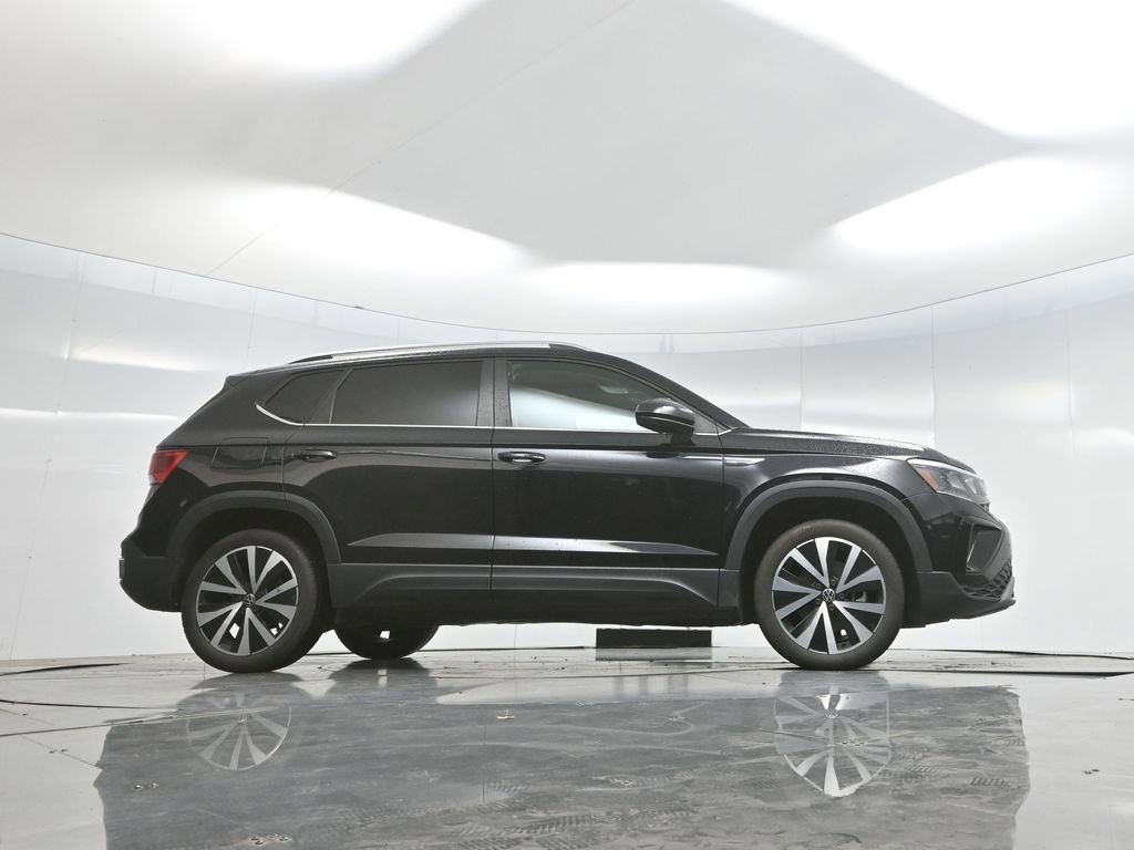 Used 2023 Volkswagen Taos SE w/ Panoramic Sunroof Package image 69