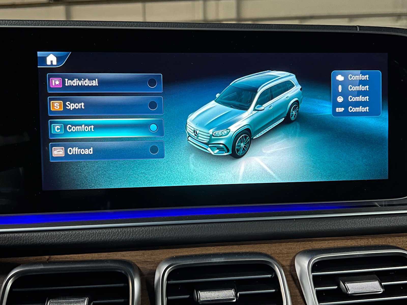 New 2026 Mercedes-Benz GLS 580 4MATIC image 44