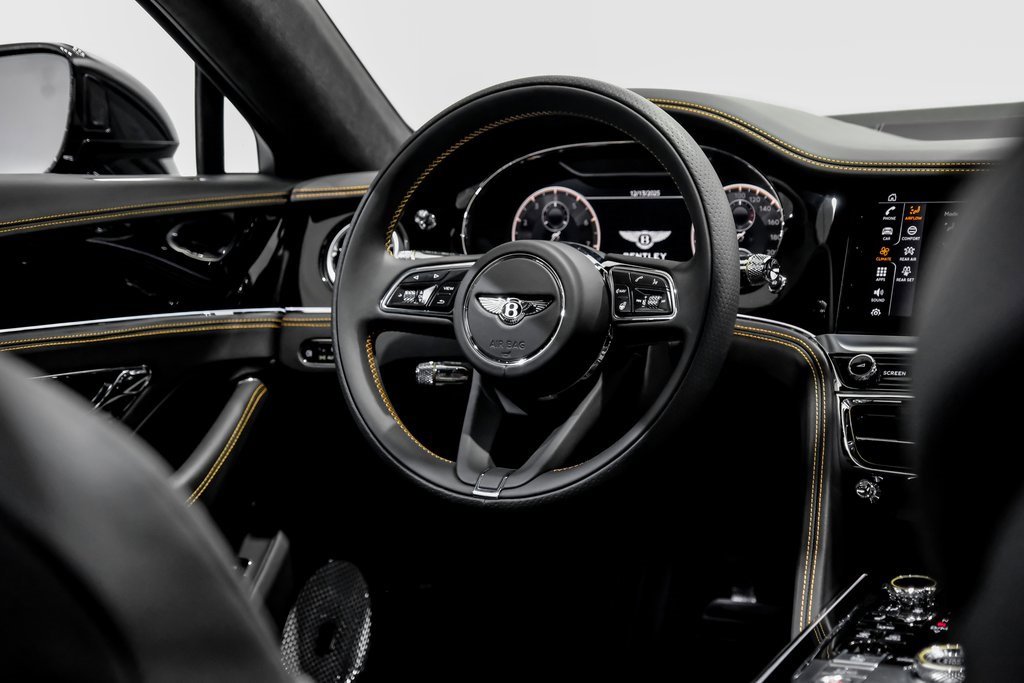 Used 2024 Bentley Flying Spur V8 image 11