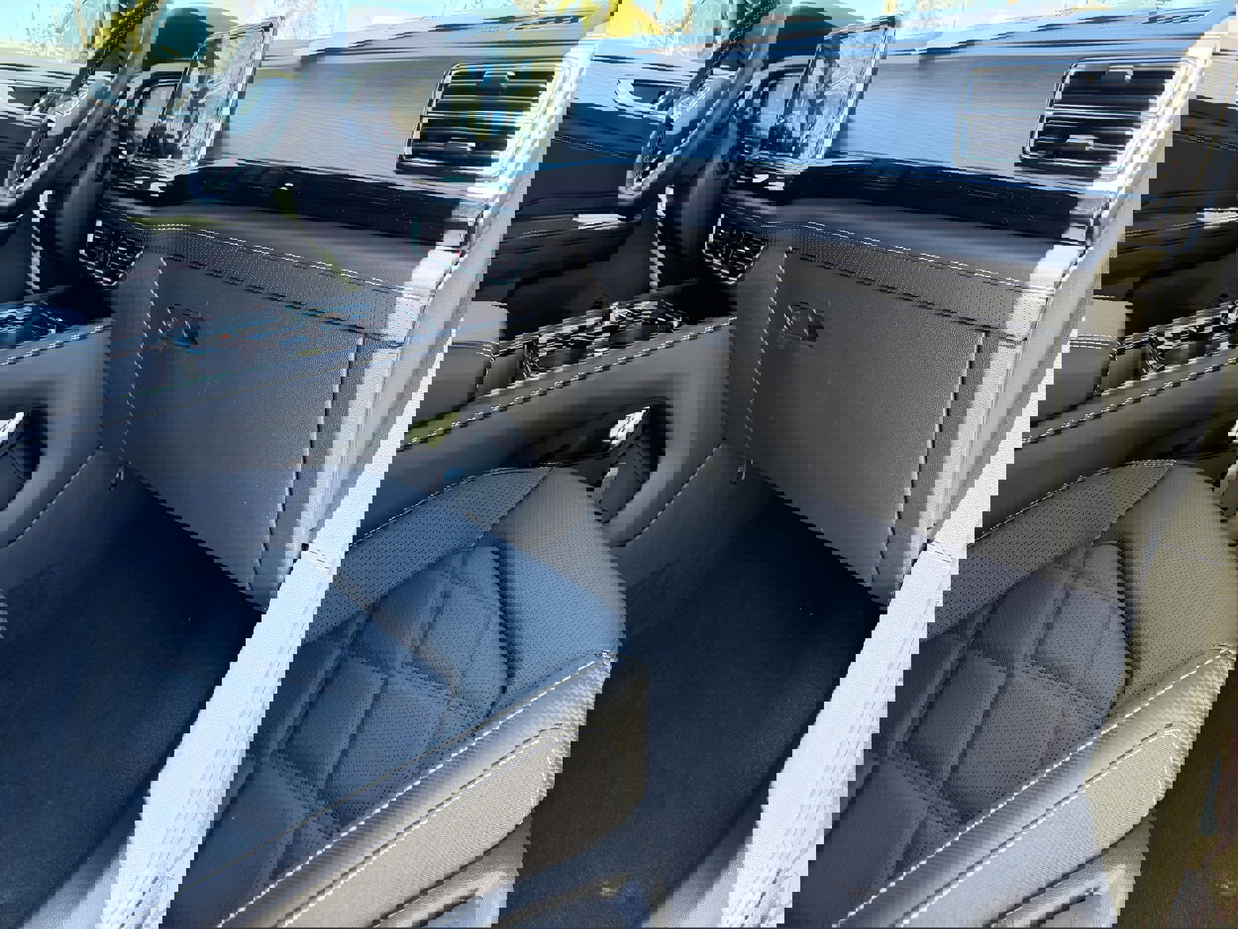 New 2026 Volkswagen Atlas Cross Sport SE image 12