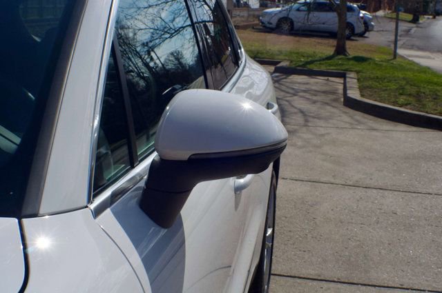 Used 2023 Porsche Cayenne image 15