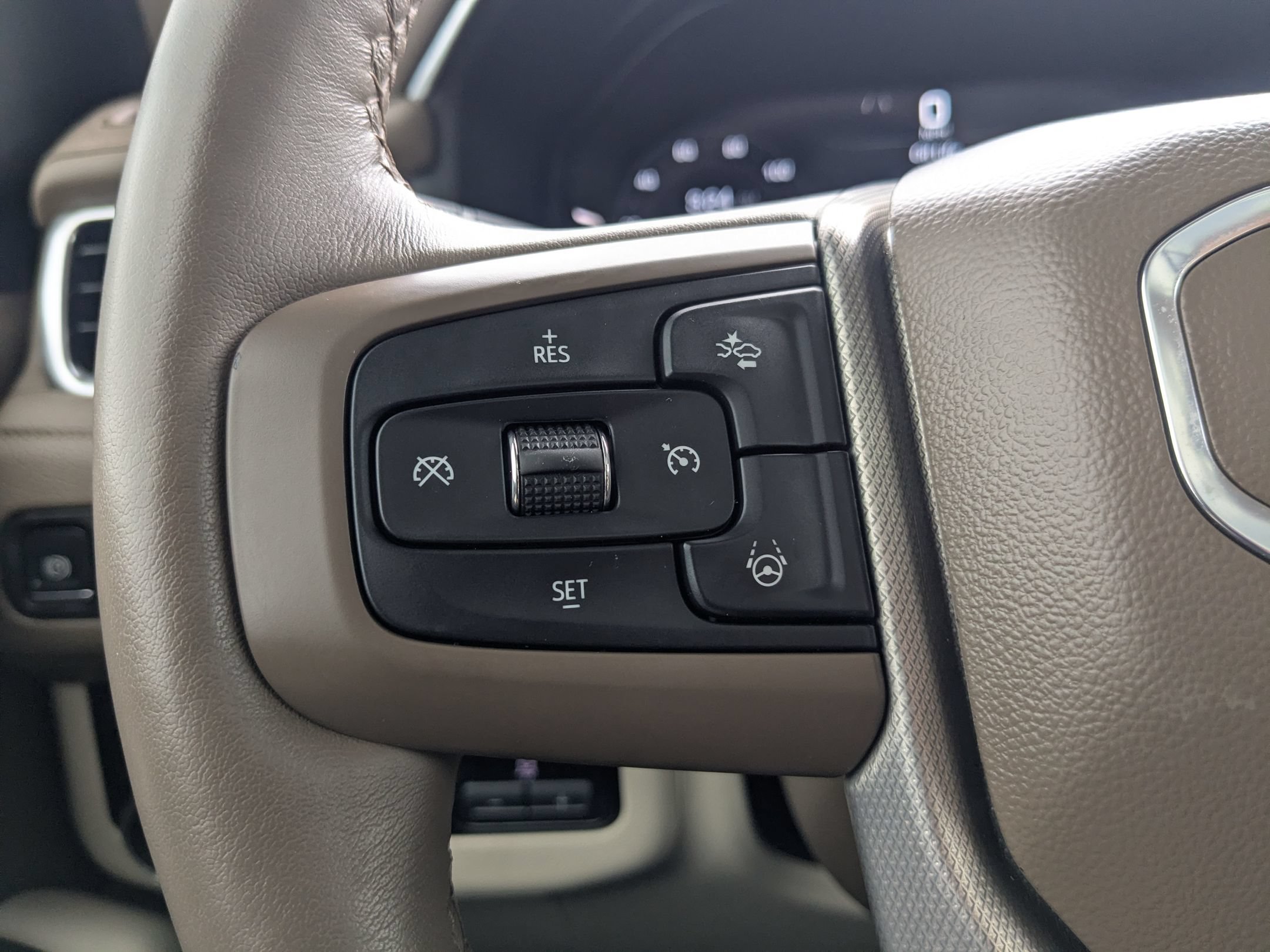 Used 2024 GMC Yukon Denali w/ Denali Reserve Package AWD/4WD image 23