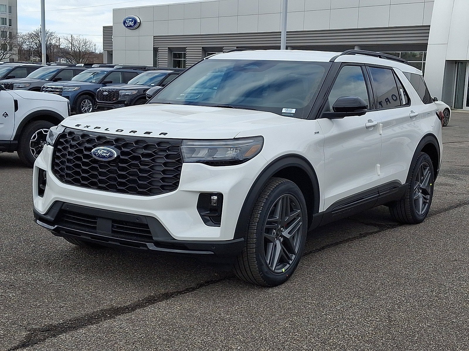 New 2026 Ford Explorer ST-Line w/ ST-Line Street Pack AWD/4WD image 3