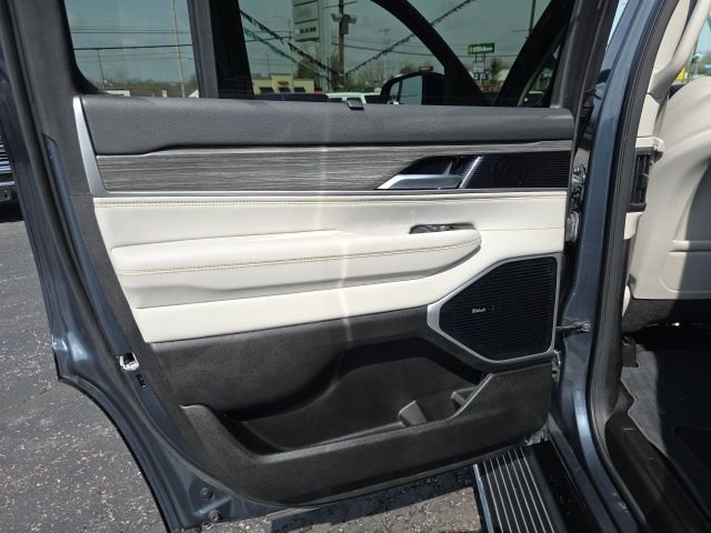Used 2024 Jeep Wagoneer Series III w/ Premium Group I AWD/4WD image 41
