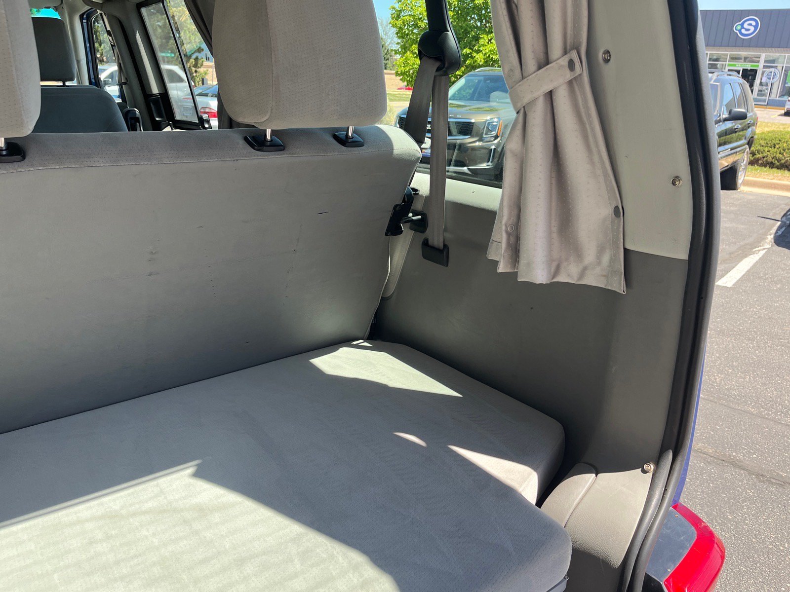 Used 2003 Volkswagen Eurovan MV FWD image 37