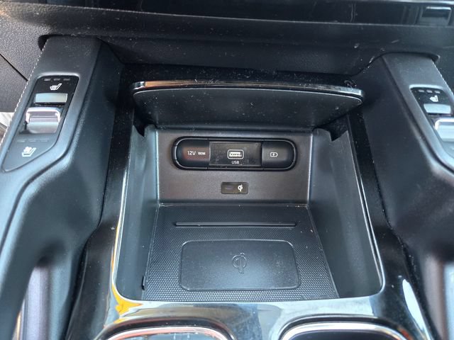 Used 2022 Kia Telluride SX w/ SX Prestige Package AWD/4WD image 16