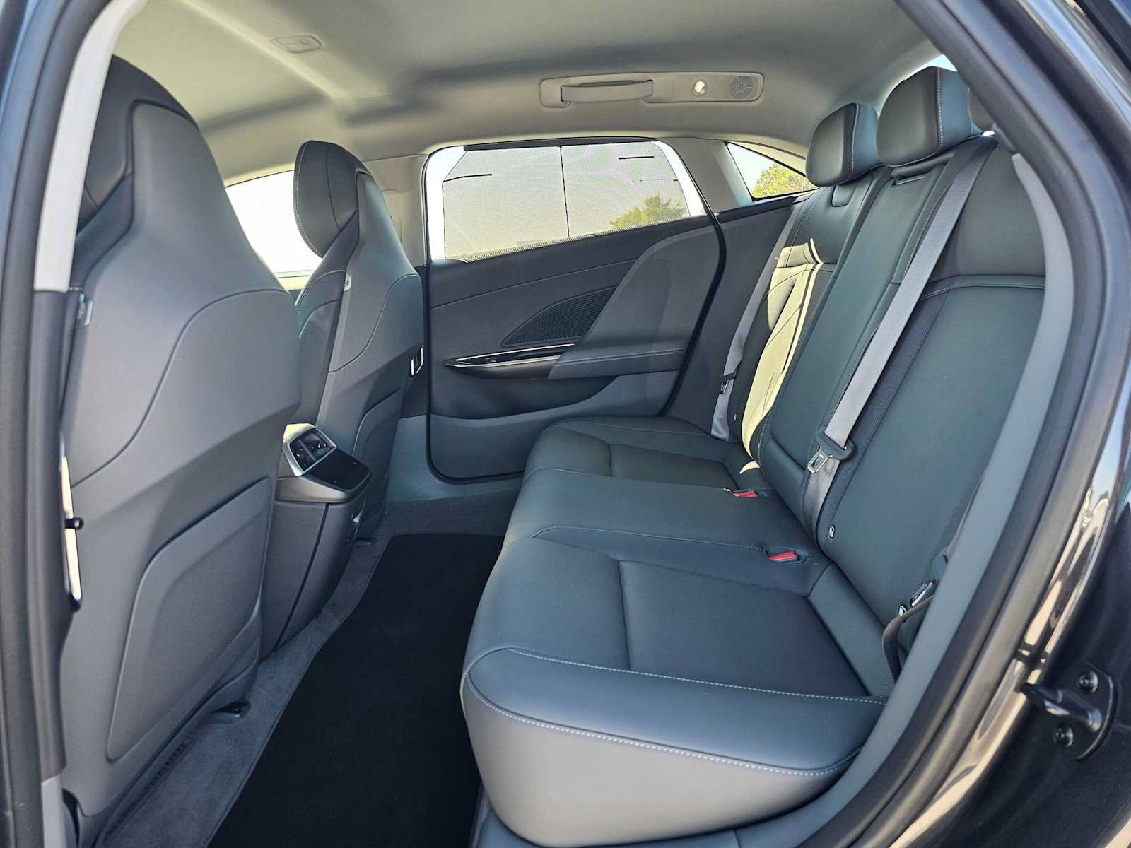 Used 2025 Lucid Air Touring AWD/4WD image 16