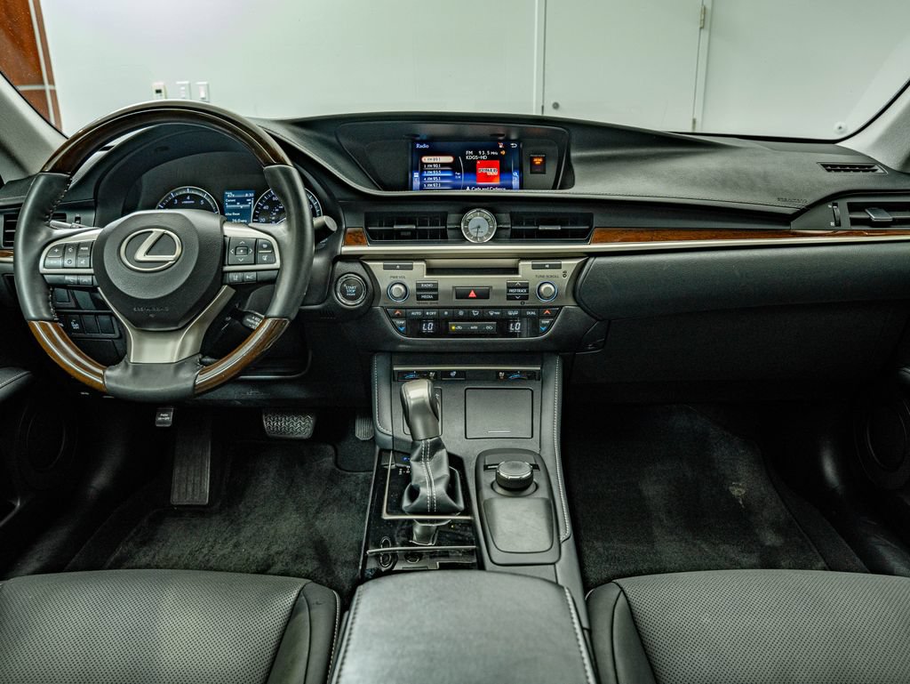 Used 2018 Lexus ES 350 w/ Premier Package FWD image 31