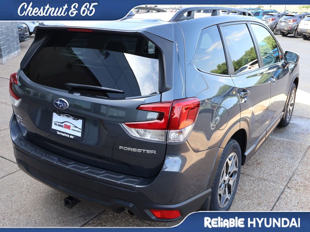 Used 2022 Subaru Forester Premium AWD/4WD image 6