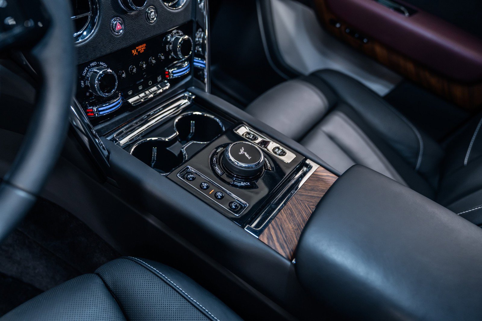 Used 2023 Rolls-Royce Cullinan image 24