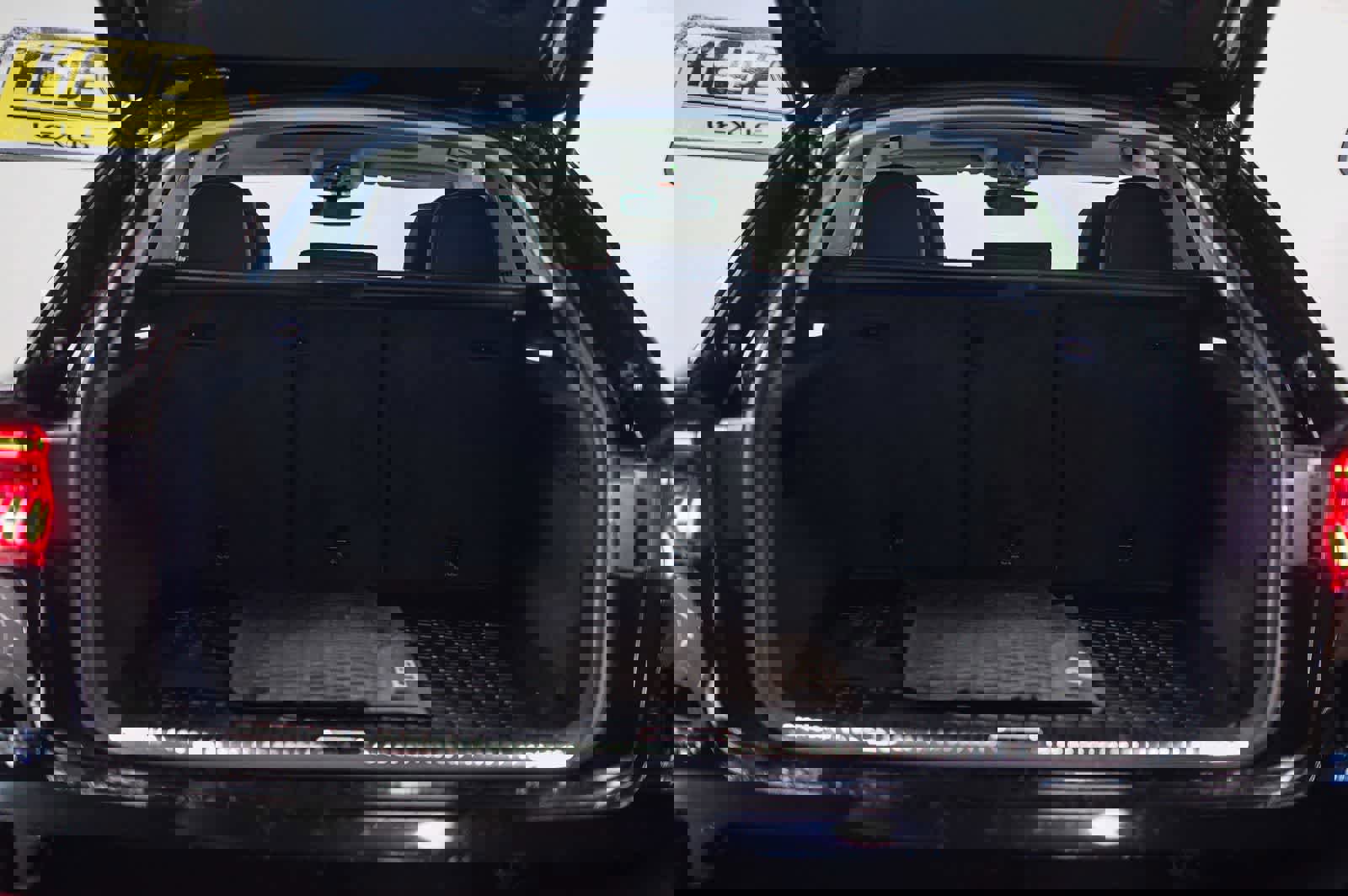 Used 2022 Audi Q8 Premium Plus image 28