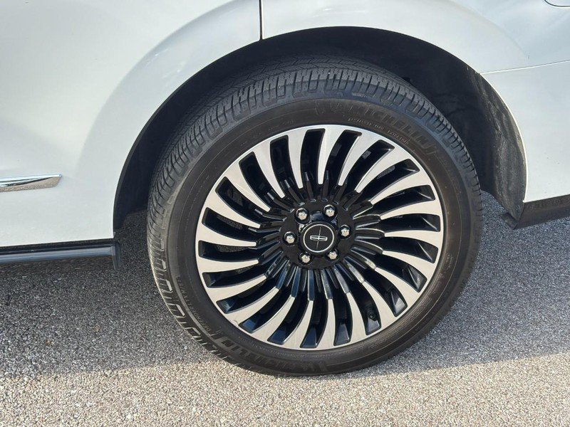Used 2020 Lincoln Navigator Black Label AWD/4WD image 10