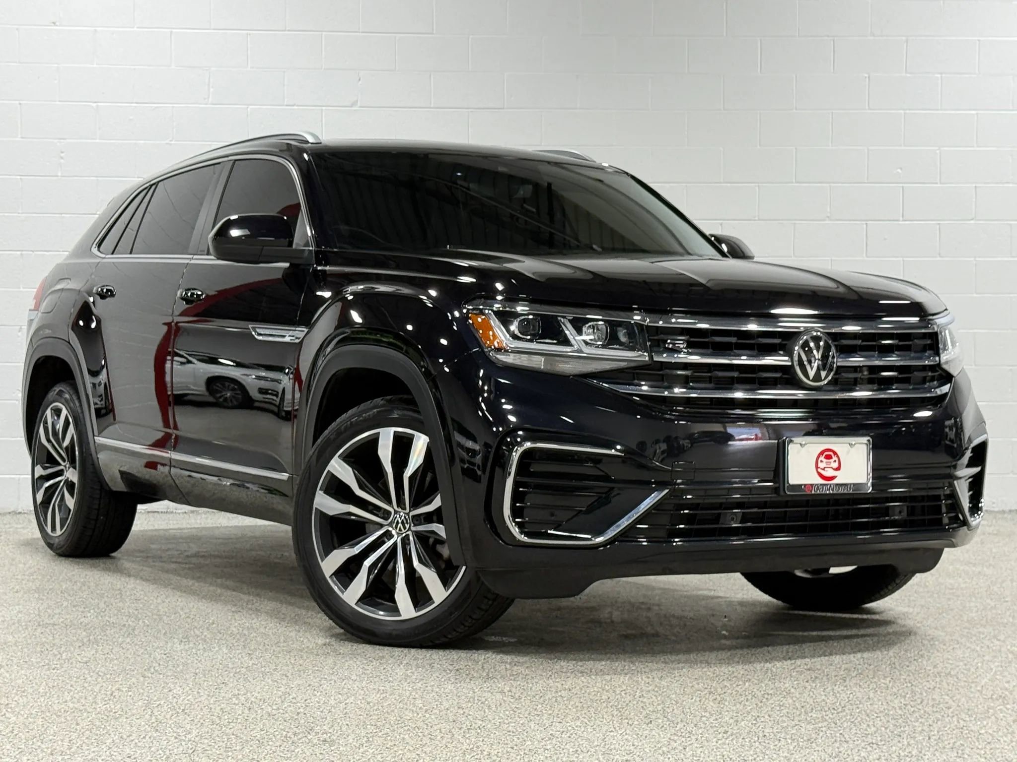 Used 2021 Volkswagen Atlas Cross Sport SEL R-Line AWD/4WD image 4