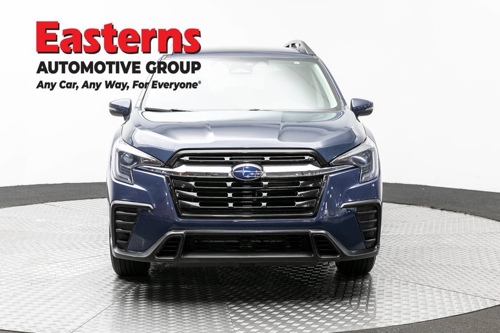 Used 2023 Subaru Ascent Premium AWD/4WD image 2