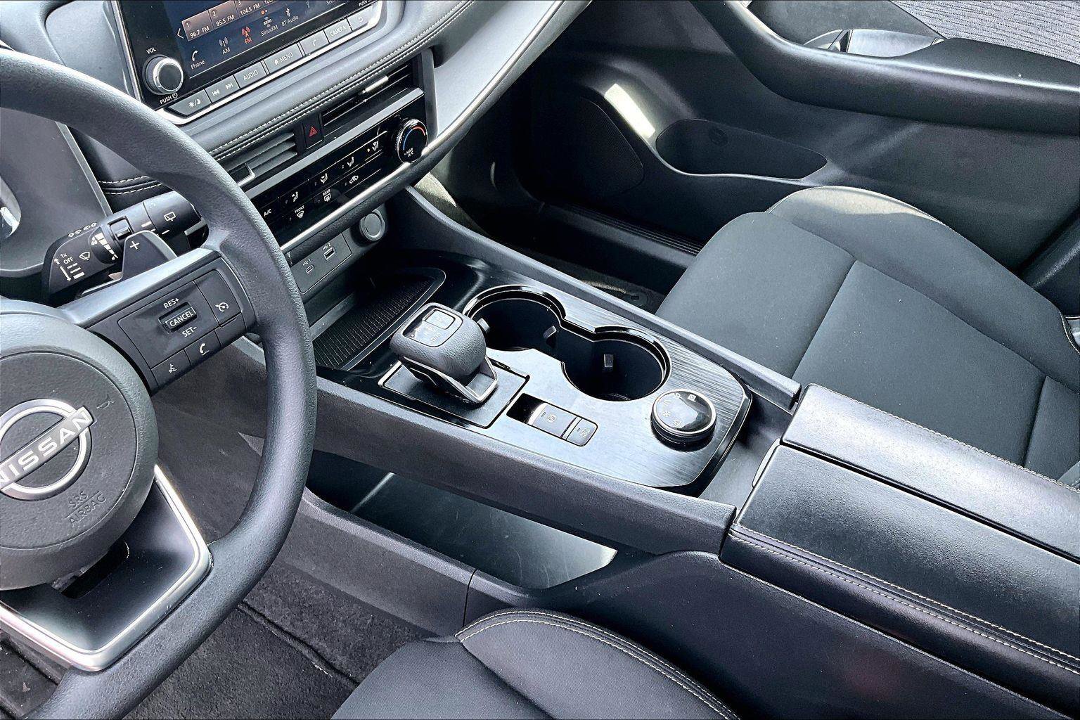 Used 2023 Nissan Rogue S image 15