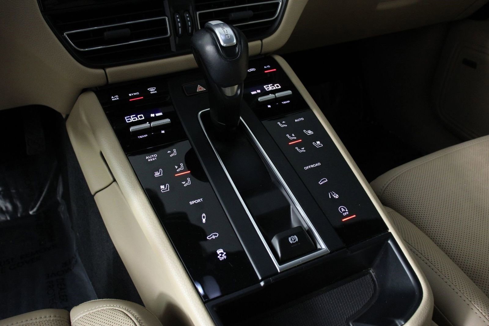 Certified 2023 Porsche Macan S image 18