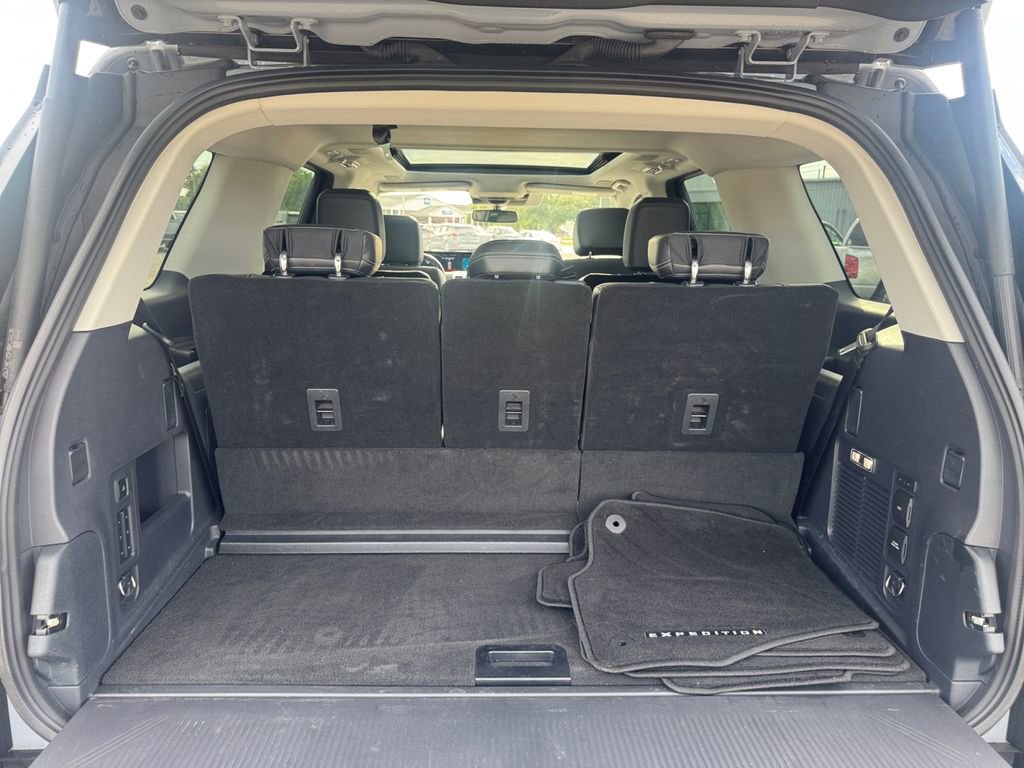 Certified 2025 Ford Expedition Platinum w/ Driver's Package image 20